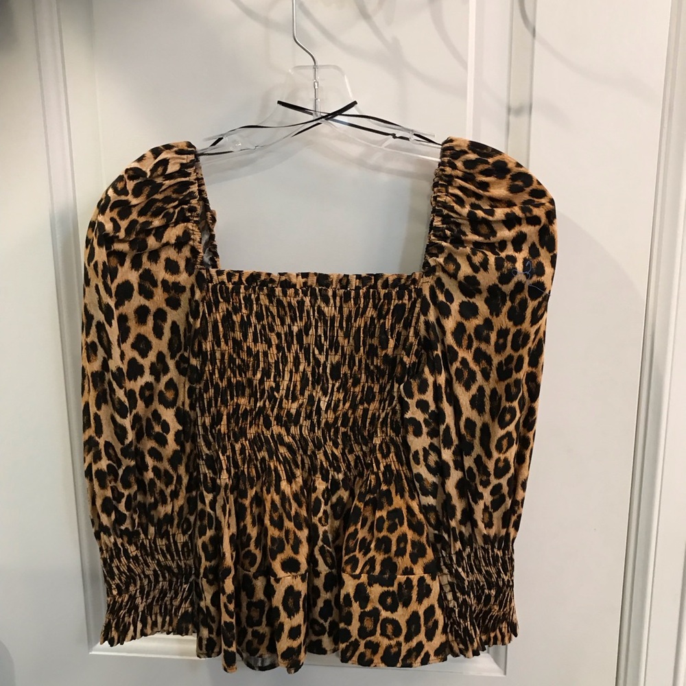 Zara size medium leopard top gently used